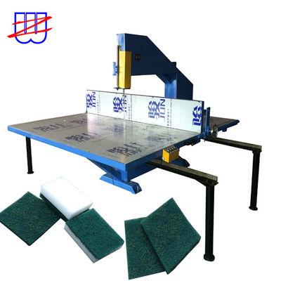 AC380/50HZ Verticale schuim snijmachine met warm gesmolten lijm lamineerfunctie