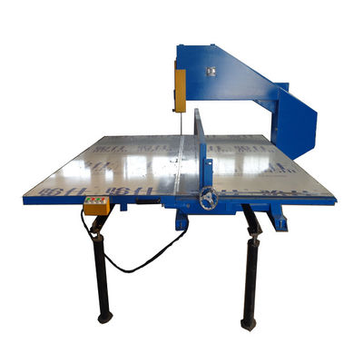 Verticale handsnijmachine voor het snijden van EPE-leer-rubberrolmatten