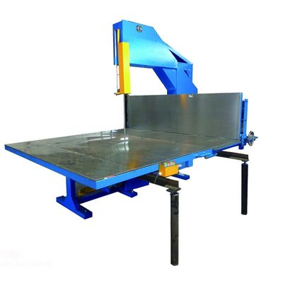 Verticale handsnijmachine voor het snijden van EPE-leer-rubberrolmatten
