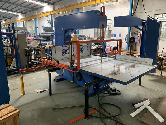 Automatische zaagmachine voor groene schoonmaakplaatspons voor de massaproductie
