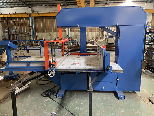 Automatische zaagmachine voor groene schoonmaakplaatspons voor de massaproductie
