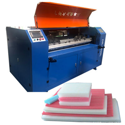 980 kg capaciteit PLC-controle Polyurethane schuim automatische snijmachine voor PE schuim