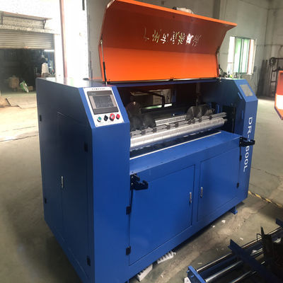 Automatische snijmachine voor het snijden van polyethyleenfoomschaal met een rol van 100 mm