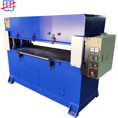 Machine voor het perforeren van duurzaam papierverpakkingsmateriaal met hydraulisch systeem