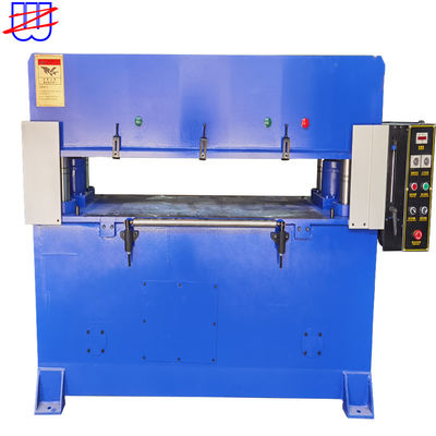 Machine voor het perforeren van duurzaam papierverpakkingsmateriaal met hydraulisch systeem